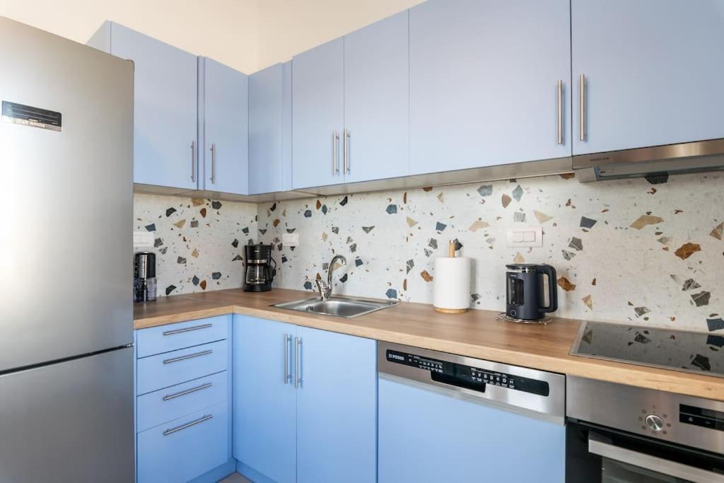 μπαλκόνι με θέα / Viewtiful Balcony Apartment