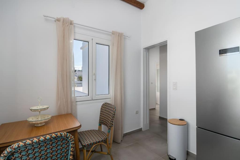 Apartment μπαλκόνι με θέα / Viewtiful Balcony Adamantas (Milos)