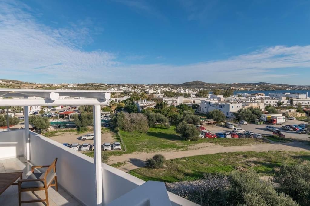 Apartment μπαλκόνι με θέα / Viewtiful Balcony Adamantas (Milos)