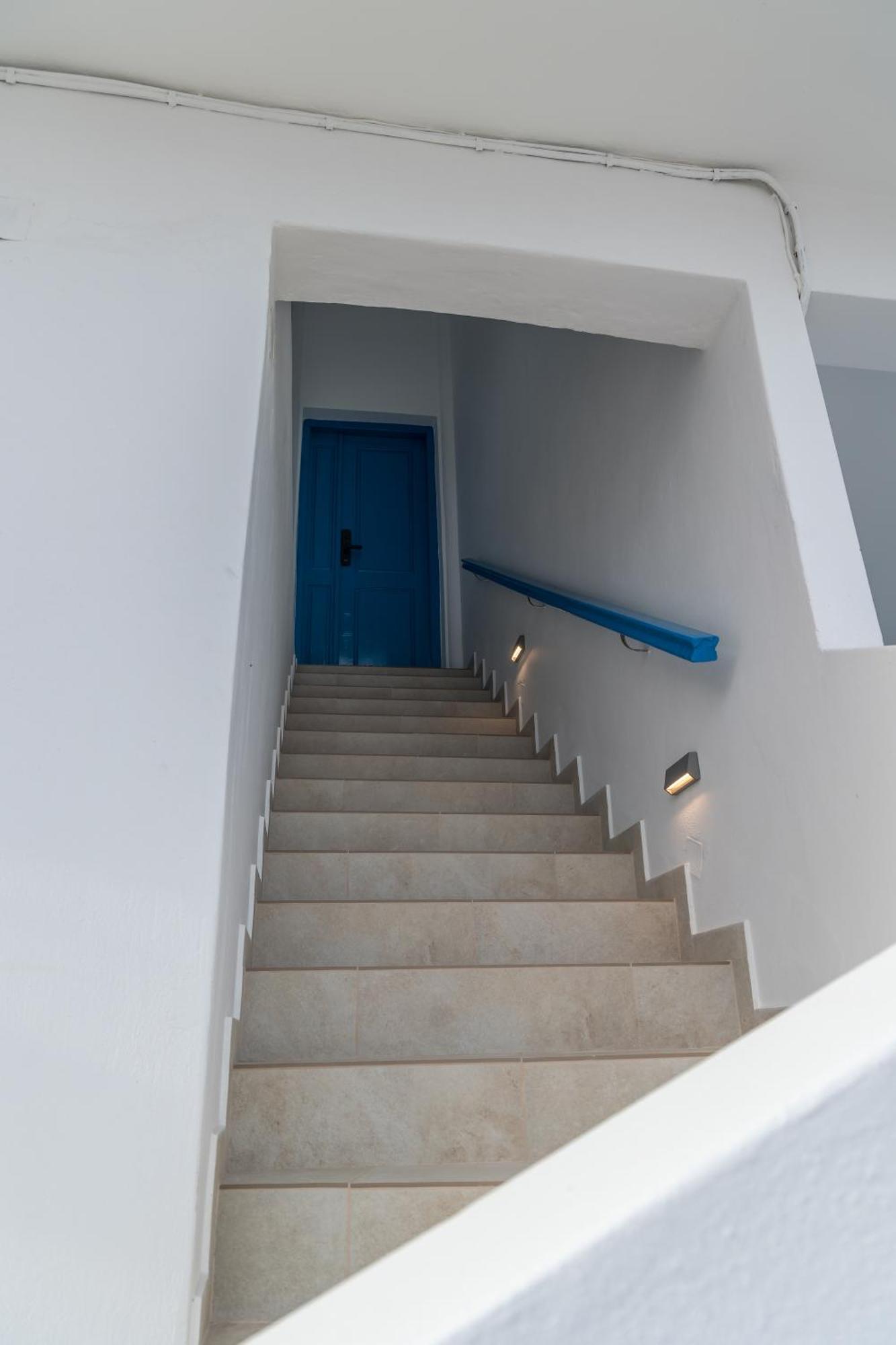 μπαλκόνι με θέα / Viewtiful Balcony Apartment Adamantas (Milos)